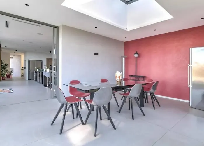 Saquedes 6bd And Pool Vila